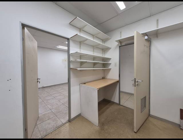 87M² OFFICE TO LET IN ROSEBANK